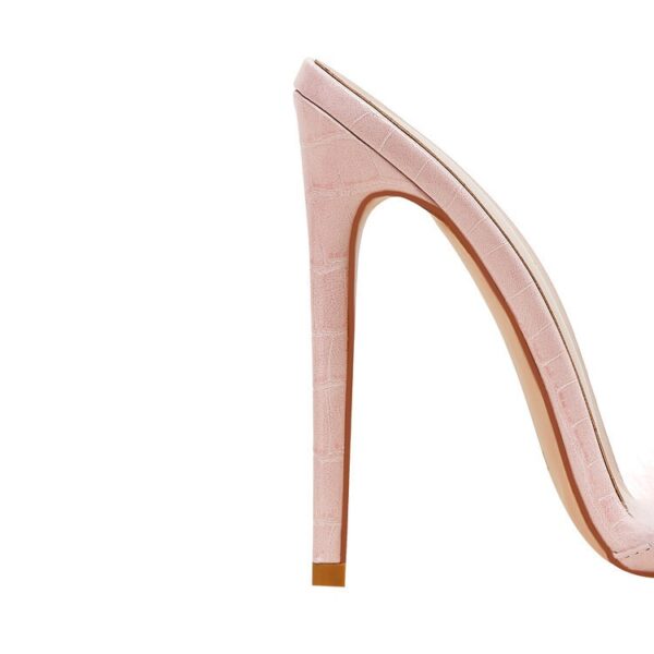 Pantoufles à talons hauts Rose croco et peluche pour intérieur. – Image 6